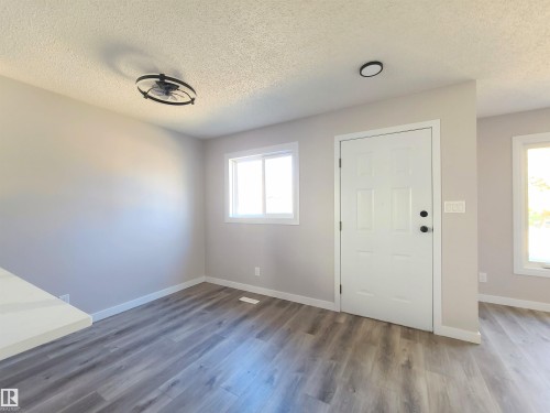 16924 95 Street, Edmonton, AB - Indoor Photo Showing Other Room