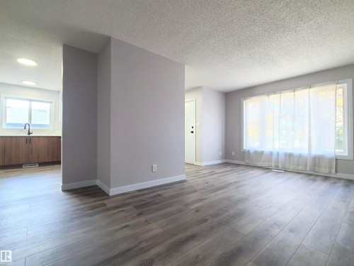 16924 95 Street, Edmonton, AB - Indoor