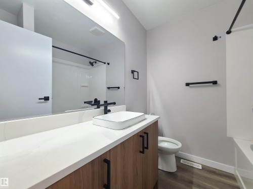 16924 95 Street, Edmonton, AB - Indoor Photo Showing Bathroom
