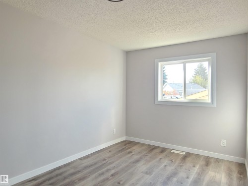 16924 95 Street, Edmonton, AB - Indoor Photo Showing Other Room
