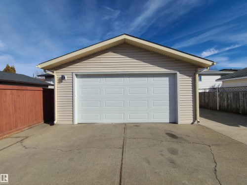 16924 95 Street, Edmonton, AB - Outdoor With Exterior