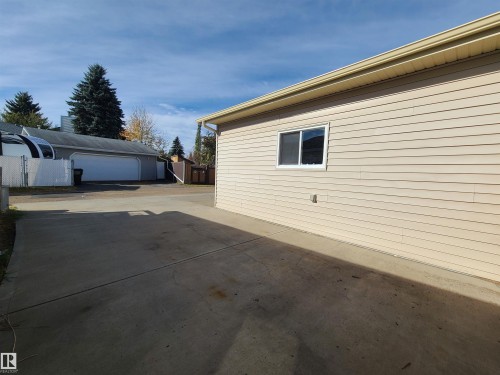 16924 95 Street, Edmonton, AB - Outdoor With Exterior