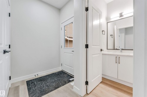139 Pierwyck Loop, Spruce Grove, AB - Indoor Photo Showing Other Room