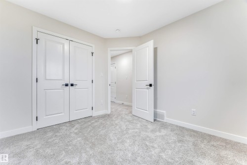 139 Pierwyck Loop, Spruce Grove, AB - Indoor Photo Showing Other Room