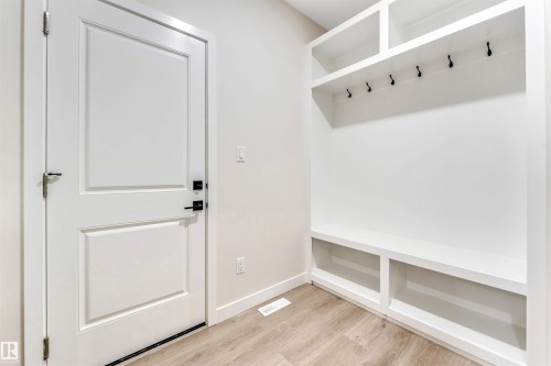 139 Pierwyck Loop, Spruce Grove, AB - Indoor Photo Showing Other Room