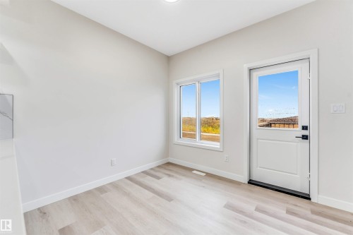 139 Pierwyck Loop, Spruce Grove, AB - Indoor Photo Showing Other Room