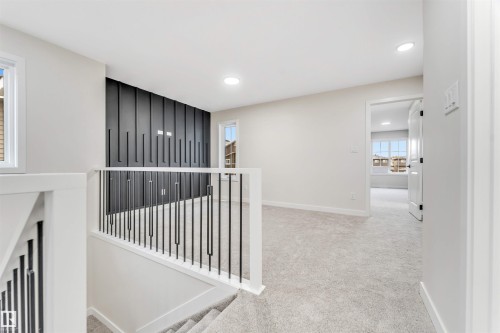139 Pierwyck Loop, Spruce Grove, AB - Indoor Photo Showing Other Room
