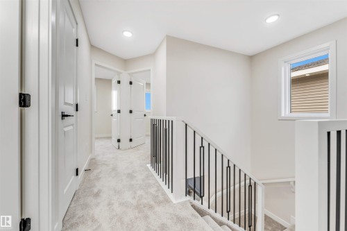 139 Pierwyck Loop, Spruce Grove, AB - Indoor Photo Showing Other Room