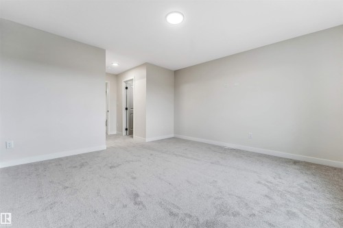 139 Pierwyck Loop, Spruce Grove, AB - Indoor Photo Showing Other Room