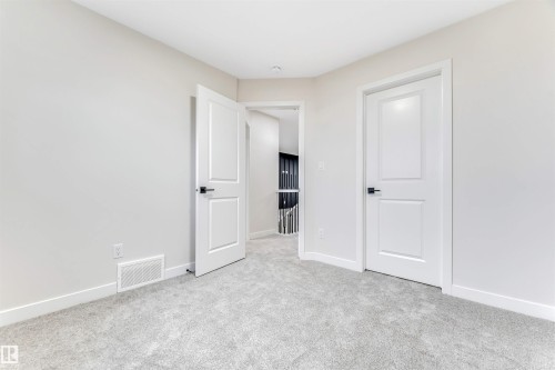 139 Pierwyck Loop, Spruce Grove, AB - Indoor Photo Showing Other Room