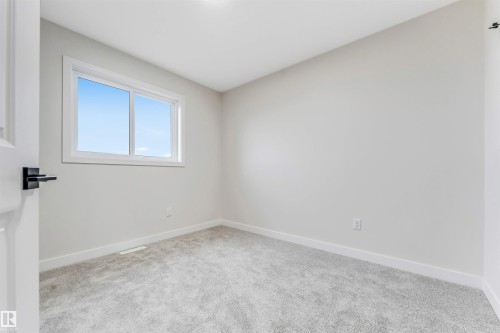 139 Pierwyck Loop, Spruce Grove, AB - Indoor Photo Showing Other Room