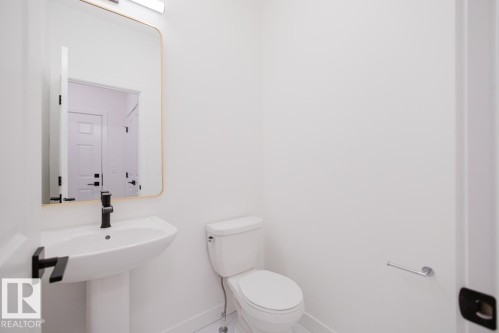 8219 Kiriak Loop, Edmonton, AB - Indoor Photo Showing Bathroom