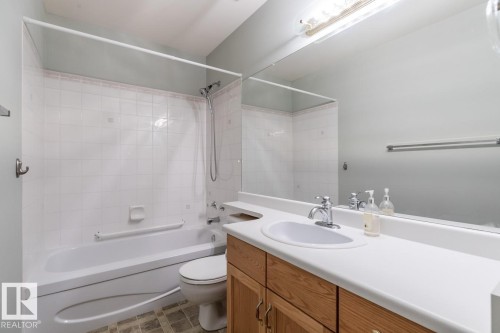 935 Youville Drive W, Edmonton, AB - Indoor Photo Showing Bathroom