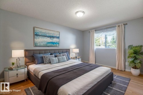935 Youville Drive W, Edmonton, AB - Indoor Photo Showing Bedroom