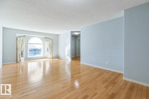 935 Youville Drive W, Edmonton, AB - Indoor