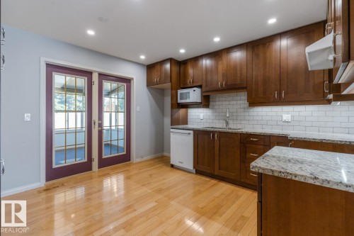 935 Youville Drive W, Edmonton, AB - Indoor Photo Showing Kitchen