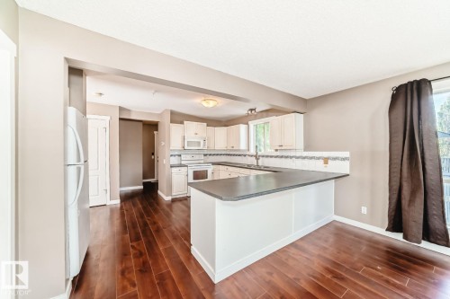 9968 178 Avenue, Edmonton, AB - Indoor Photo Showing Kitchen