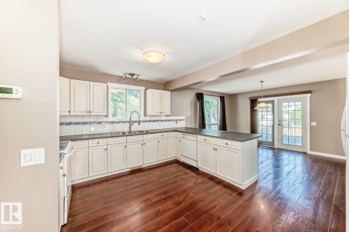 9968 178 Avenue, Edmonton, AB - Indoor Photo Showing Kitchen With Double Sink