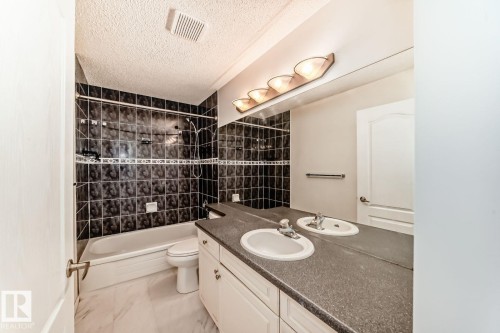9968 178 Avenue, Edmonton, AB - Indoor Photo Showing Bathroom
