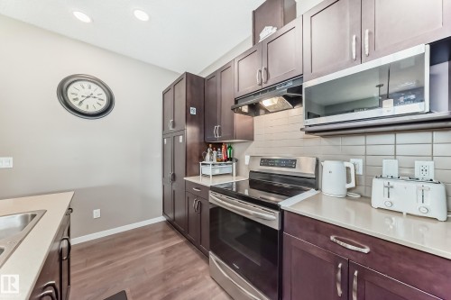 1426 26 Avenue, Edmonton, AB - Indoor Photo Showing Kitchen