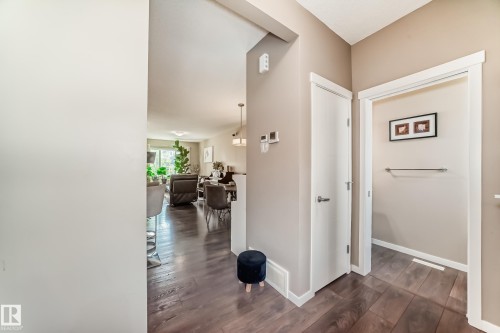 1426 26 Avenue, Edmonton, AB - Indoor Photo Showing Other Room