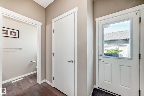 1426 26 Avenue, Edmonton, AB - Indoor Photo Showing Other Room