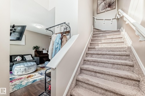 1426 26 Avenue, Edmonton, AB - Indoor Photo Showing Other Room