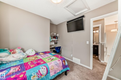 1426 26 Avenue, Edmonton, AB - Indoor Photo Showing Bedroom