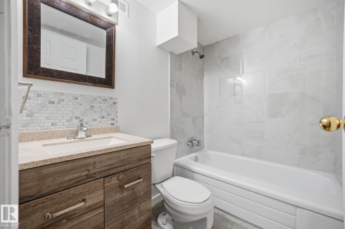 205 9028 Jasper Avenue, Edmonton, AB - Indoor Photo Showing Bathroom