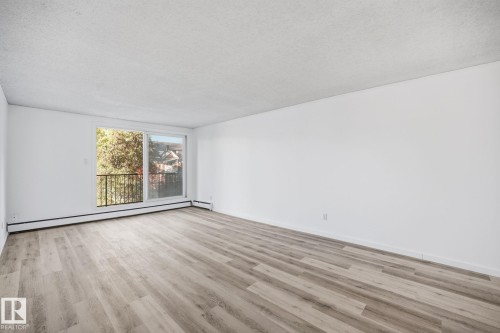 205 9028 Jasper Avenue, Edmonton, AB - Indoor