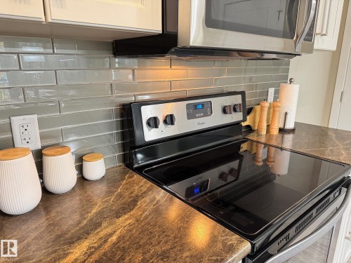 218 508 Griesbach Parade, Edmonton, AB - Indoor Photo Showing Kitchen
