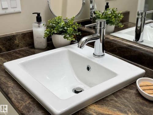 218 508 Griesbach Parade, Edmonton, AB - Indoor Photo Showing Bathroom