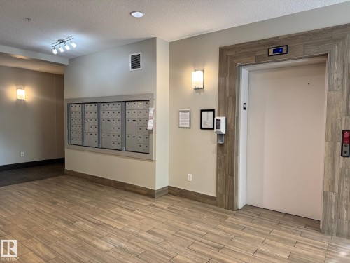218 508 Griesbach Parade, Edmonton, AB - Indoor Photo Showing Other Room