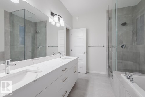 20510 16A Avenue, Edmonton, AB - Indoor Photo Showing Bathroom