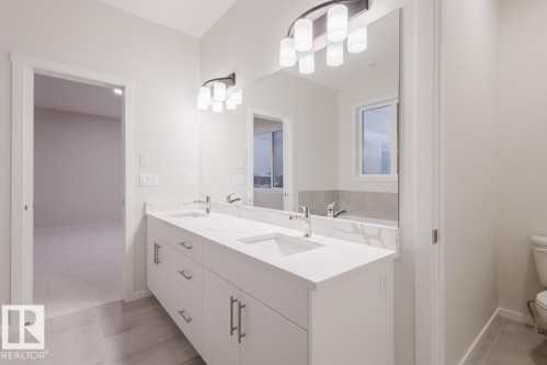 20510 16A Avenue, Edmonton, AB - Indoor Photo Showing Bathroom