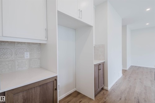 2031 209 Street, Edmonton, AB - Indoor