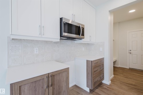 2031 209 Street, Edmonton, AB - Indoor Photo Showing Kitchen