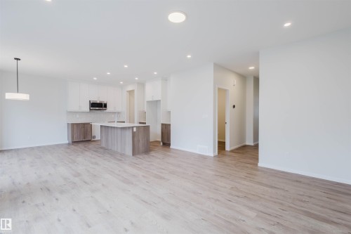 2031 209 Street, Edmonton, AB - Indoor Photo Showing Kitchen