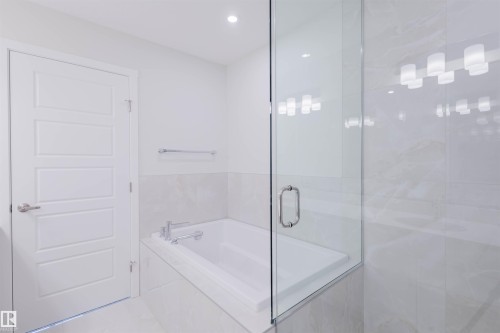 2031 209 Street, Edmonton, AB - Indoor Photo Showing Bathroom