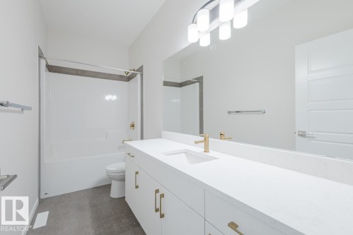 2027 209 Street, Edmonton, AB - Indoor Photo Showing Bathroom