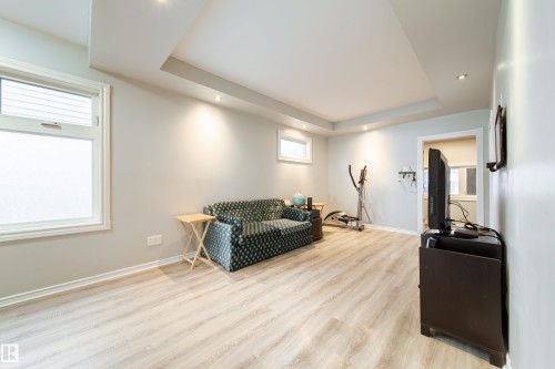 11536 83 Street, Edmonton, AB - Indoor