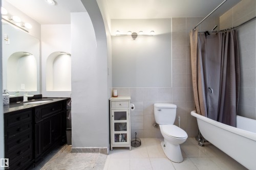 11536 83 Street, Edmonton, AB - Indoor Photo Showing Bathroom