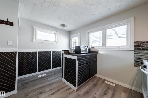 11536 83 Street, Edmonton, AB - Indoor