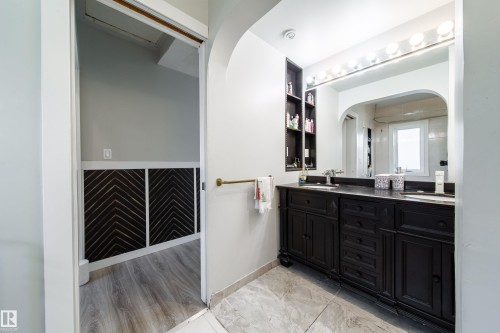 11536 83 Street, Edmonton, AB - Indoor Photo Showing Bathroom