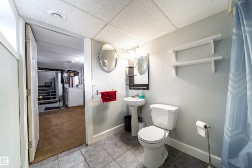 11536 83 Street, Edmonton, AB - Indoor Photo Showing Bathroom