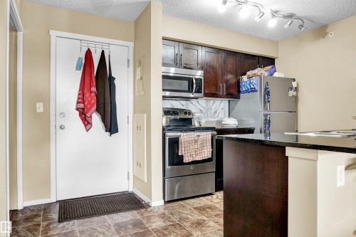 424 1510 Watt Drive, Edmonton, AB - Indoor Photo Showing Kitchen