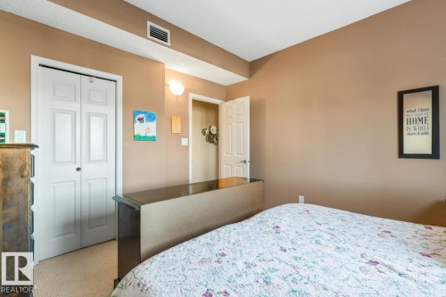 10 2508 Hanna Crescent, Edmonton, AB - Indoor Photo Showing Bedroom