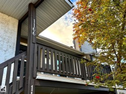 1166 SADDLEBACK Road  Edmonton, AB T6J 4Z4