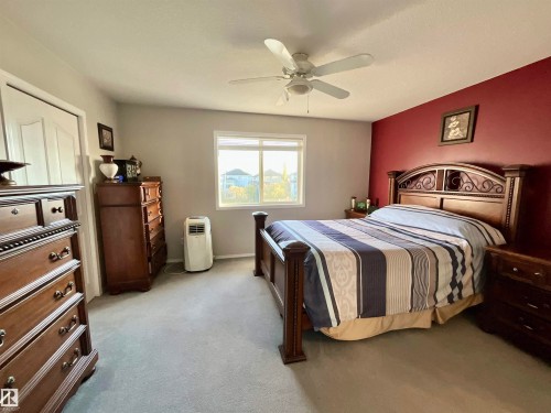 13707 149 Avenue, Edmonton, AB - Indoor Photo Showing Bedroom