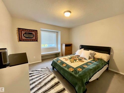 13707 149 Avenue, Edmonton, AB - Indoor Photo Showing Bedroom